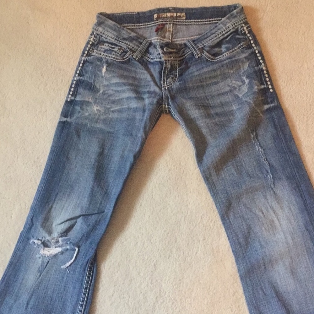 BKE buckle cute distressed jeans